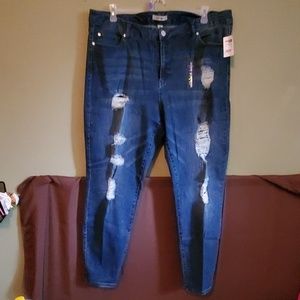 Cute distressed jeans.